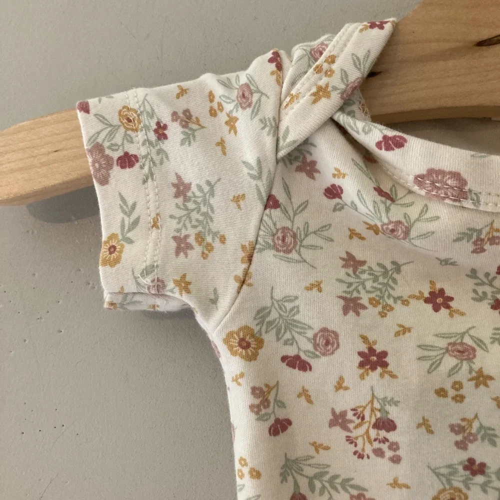 $11‎ ADD ON colored organics floral onesie 0-3M Zara Kyte Baby Hanna Andersson